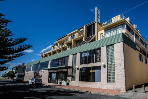 Alloggio Newcastle Beach Hotel - Tweed Heads Accommodation 0