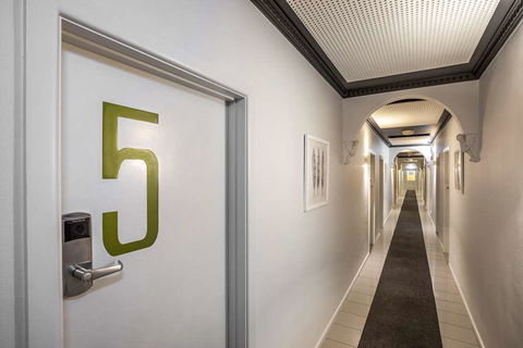 Skyways Hotel - Tweed Heads Accommodation 1