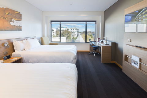 Crowne Plaza Canberra - Tweed Heads Accommodation 6
