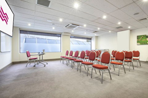 Crowne Plaza Canberra - Tweed Heads Accommodation 9