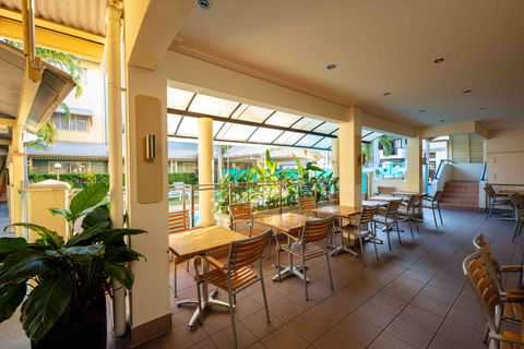 Cairns Queenscourt - Tweed Heads Accommodation 5