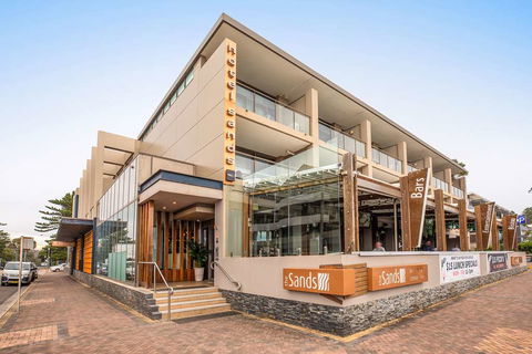Narrabeen Sands Hotel By Nightcap Plus - Tweed Heads Accommodation 1