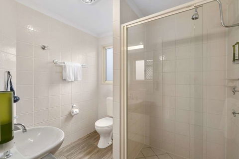 Caboolture Central Motor Inn, SureStay Collection - Tweed Heads Accommodation 9