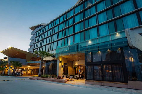 Eatons Hill Hotel - Tweed Heads Accommodation 0