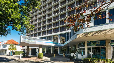 Pacific Hotel Cairns - Tweed Heads Accommodation 1