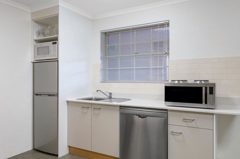 Adina Serviced Apartments Canberra Kingston - Tweed Heads Accommodation 3