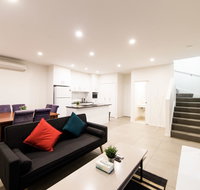 3BR Townhouse Double Garage walk to Lake Ginninderra - Tweed Heads Accommodation