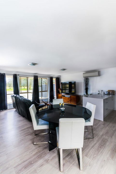 Lure Bed And Breakfast - Tweed Heads Accommodation 1