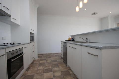 Wallaroo Marina Apartments - Tweed Heads Accommodation 24