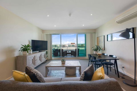 Port Adelaide Executive Waterfront Apartment - Tweed Heads Accommodation 21