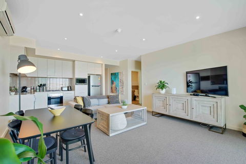 Port Adelaide Executive Waterfront Apartment - Tweed Heads Accommodation 17