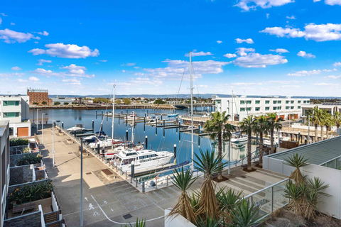 Port Adelaide Executive Waterfront Apartment - Tweed Heads Accommodation 0