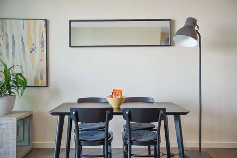 Port Adelaide Executive Waterfront Apartment - Tweed Heads Accommodation 11