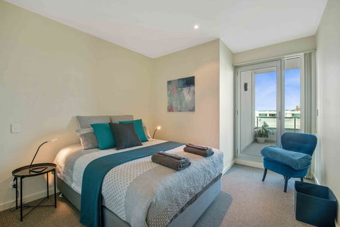 Port Adelaide Executive Waterfront Apartment - Tweed Heads Accommodation 2