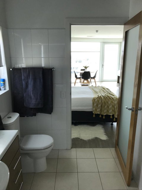 Ocean View Luxury Apartment & Suite - Tweed Heads Accommodation 18