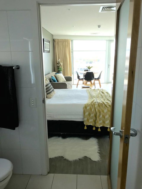 Ocean View Luxury Apartment & Suite - Tweed Heads Accommodation 16