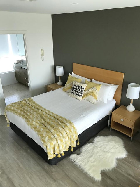Ocean View Luxury Apartment & Suite - Tweed Heads Accommodation 28