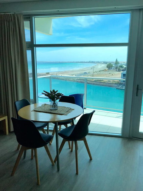 Ocean View Luxury Apartment & Suite - Tweed Heads Accommodation 22
