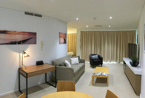 Wallaroo Marina Waterfront Luxe Apartment - Tweed Heads Accommodation 5