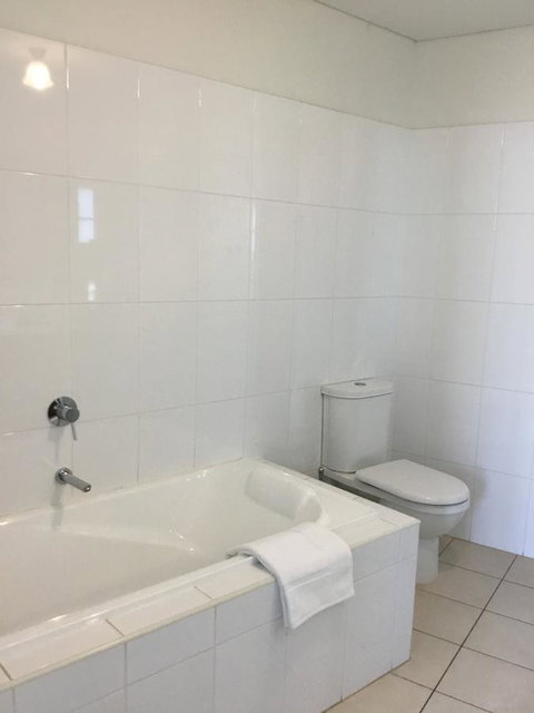 Wallaroo Marina Waterfront Luxe Apartment - Tweed Heads Accommodation 19