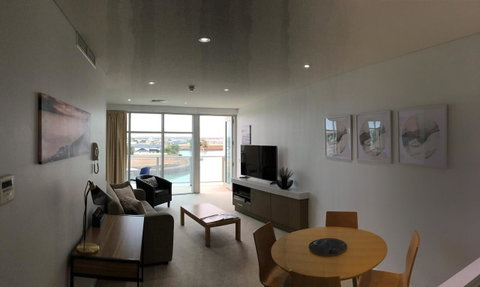 Wallaroo Marina Waterfront Luxe Apartment - Tweed Heads Accommodation 1