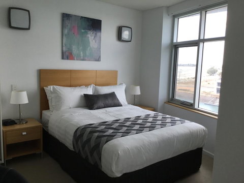 Wallaroo Marina Waterfront Luxe Apartment - Tweed Heads Accommodation 14