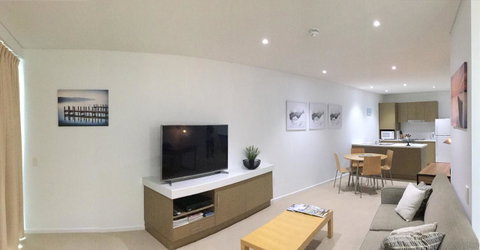 Wallaroo Marina Waterfront Luxe Apartment - Tweed Heads Accommodation 7