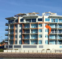 Wallaroo Marina Waterfront Luxe Apartment - Tweed Heads Accommodation