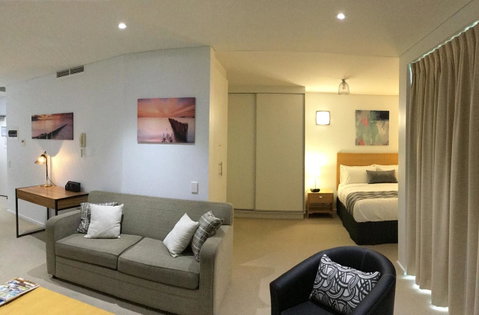 Wallaroo Marina Waterfront Luxe Apartment - Tweed Heads Accommodation 8