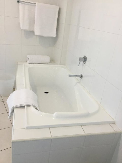 Wallaroo Marina Waterfront Luxe Apartment - Tweed Heads Accommodation 20