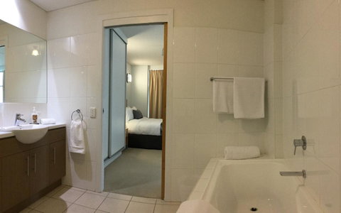 Wallaroo Marina Waterfront Luxe Apartment - Tweed Heads Accommodation 16