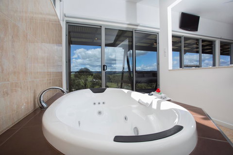 Barossa Pavilions & Glasshouse - Tweed Heads Accommodation 3