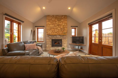 Lucy's Cottage - Tweed Heads Accommodation 0
