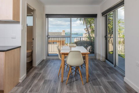 Bay 10 - Suites And Apartments - Tweed Heads Accommodation 12