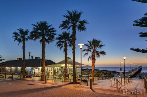 The Beach House @ Grange - Tweed Heads Accommodation 3