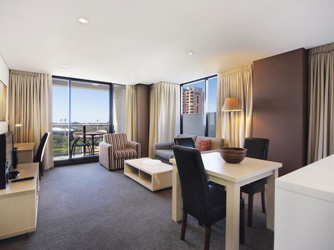 Oaks Adelaide Horizons Suites - Tweed Heads Accommodation 13