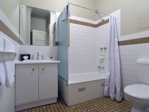 Mansions On Pulteney - Tweed Heads Accommodation 8
