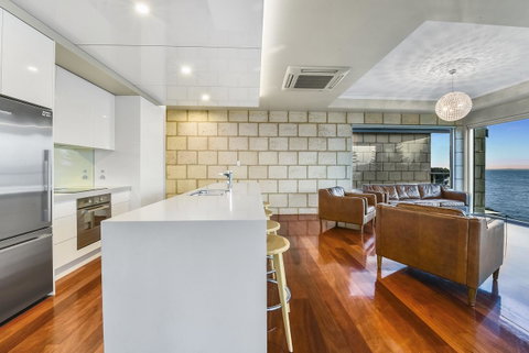 Aloha Waterfront Properties - Tweed Heads Accommodation 22