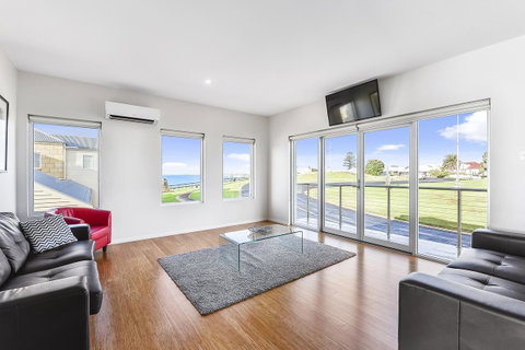 Aloha Waterfront Properties - Tweed Heads Accommodation 30