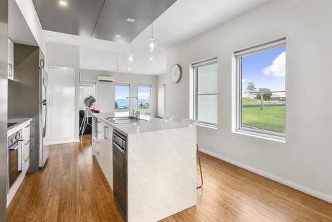 Aloha Waterfront Properties - Tweed Heads Accommodation 6