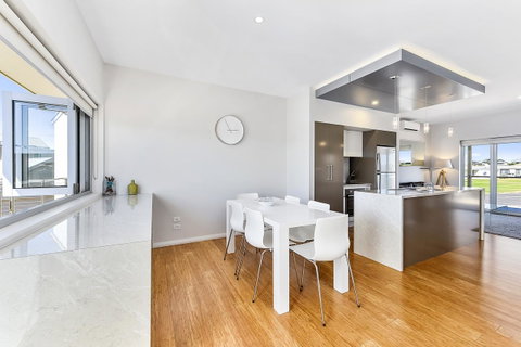 Aloha Waterfront Properties - Tweed Heads Accommodation 28