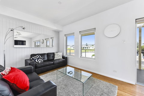 Aloha Waterfront Properties - Tweed Heads Accommodation 17