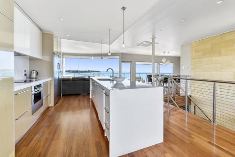 Aloha Waterfront Properties - Tweed Heads Accommodation 5