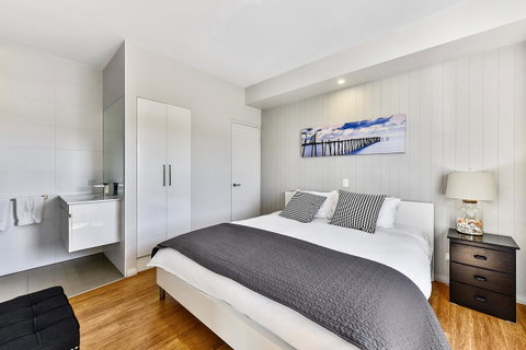Aloha Waterfront Properties - Tweed Heads Accommodation 21