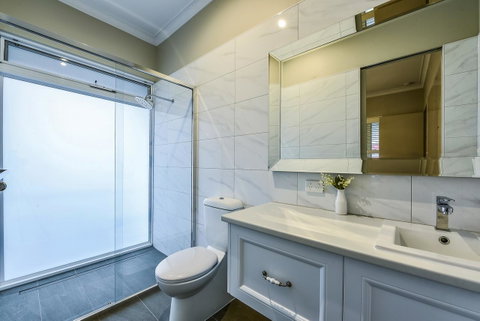 Aloha Central Luxury Apartments - Tweed Heads Accommodation 16