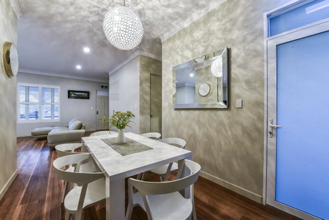 Aloha Central Luxury Apartments - Tweed Heads Accommodation 9