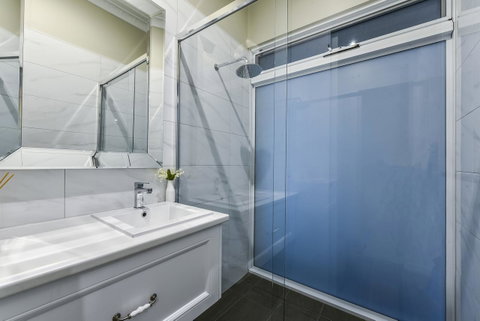 Aloha Central Luxury Apartments - Tweed Heads Accommodation 18