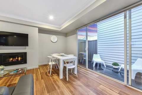 Aloha Central Luxury Apartments - Tweed Heads Accommodation 24
