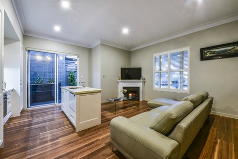 Aloha Central Luxury Apartments - Tweed Heads Accommodation 3