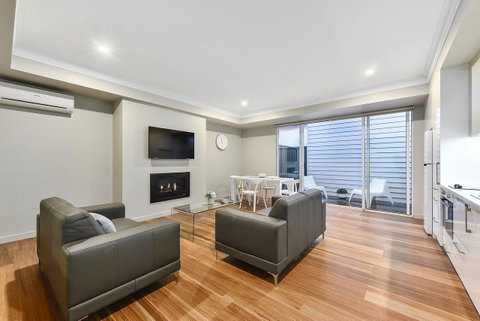 Aloha Central Luxury Apartments - Tweed Heads Accommodation 6